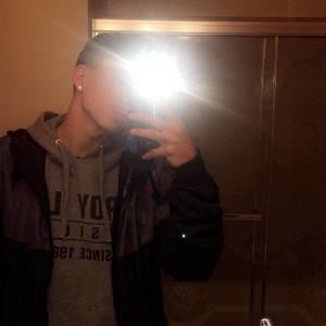 Meet your Posher, Dominic